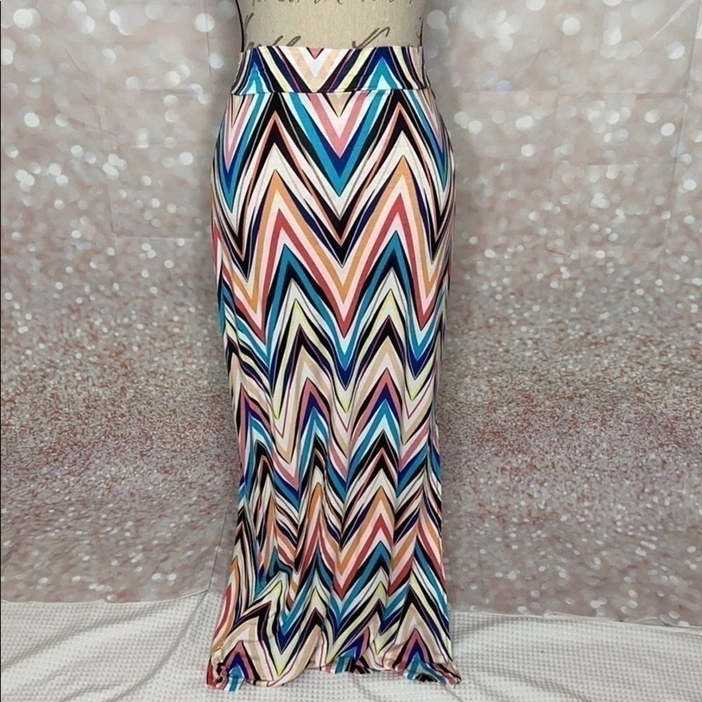 𝅺CUPIO Chevron Print Maxi Skirt -> Cupio Chevron Print Maxi Skirt